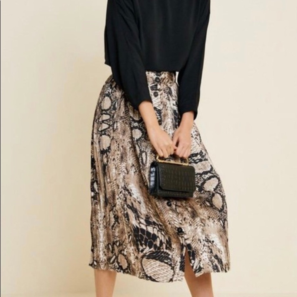 NWT Hayden Python Midi skirt. Size Large